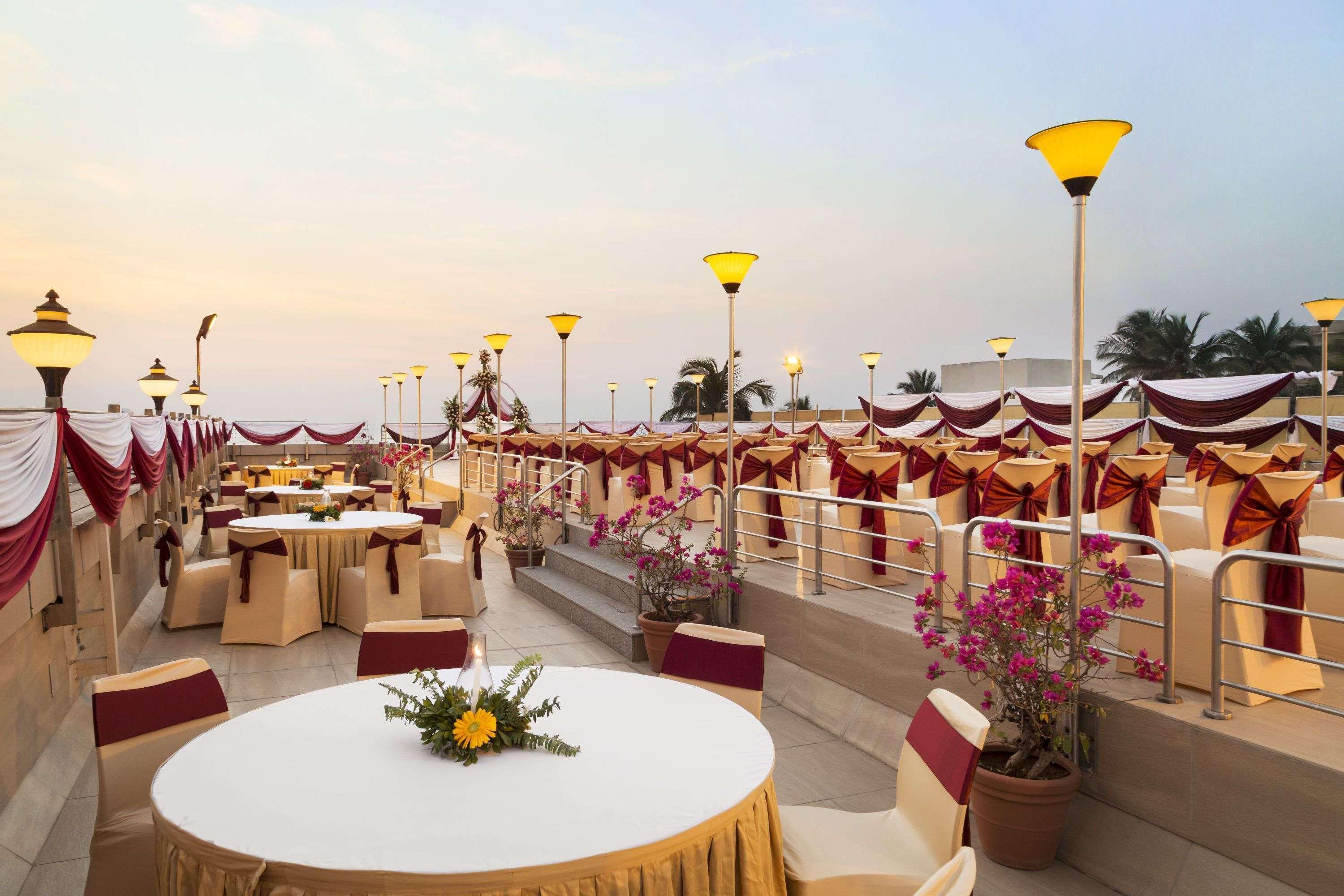 Hotel Ramada Plaza By Wyndham Palm Grove Mumbai Exterior foto The Royal