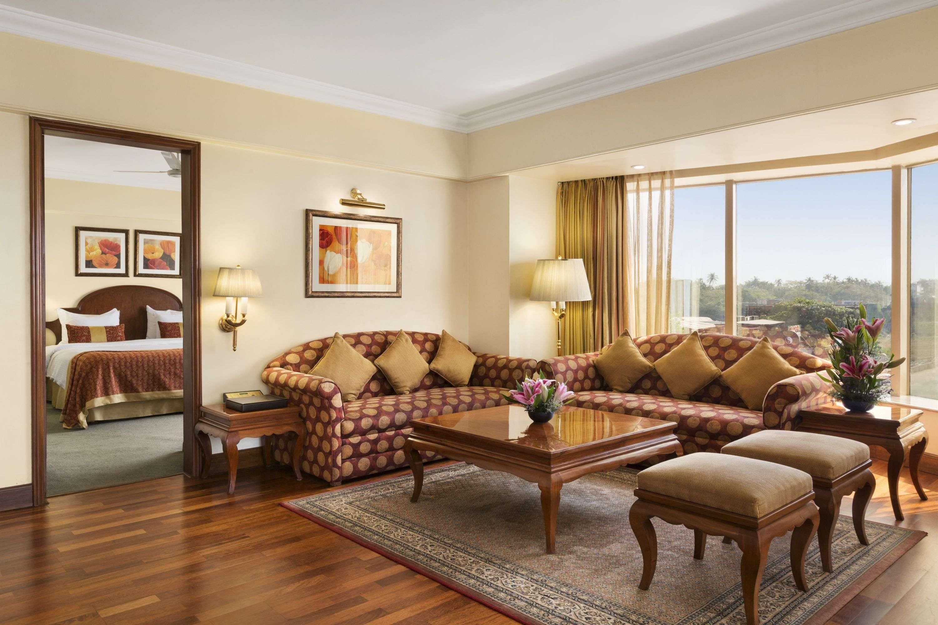 Hotel Ramada Plaza By Wyndham Palm Grove Mumbai Zimmer foto A suite at the Taj Mahal Palace, Mumbai